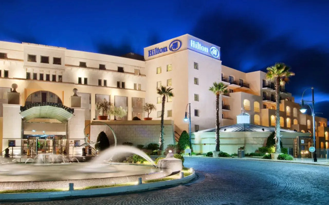 Отель Hilton Malta вид на фасад