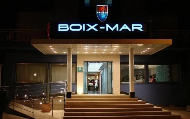 Отель Boix Mar Испания, Бланес - 14 отзывов об отеле, цены и фото номеров - забронировать отель Boix Mar онлайн вид на фасад