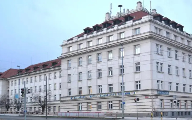 Отель Masarykova Kolej Прага вид на фасад