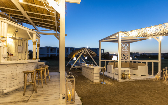 Курортный отель Asterias Beach