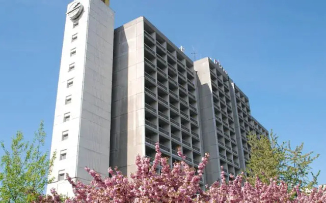 Intourist-Zakarpattya Hotel вид на фасад