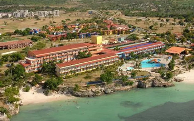 Отель Club Amigo Atlantico Guardalavaca All Inclusive пляж