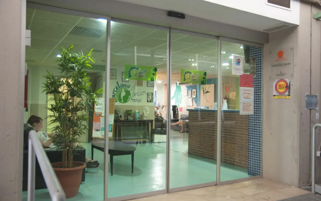 Be Dream Hostel вид на фасад