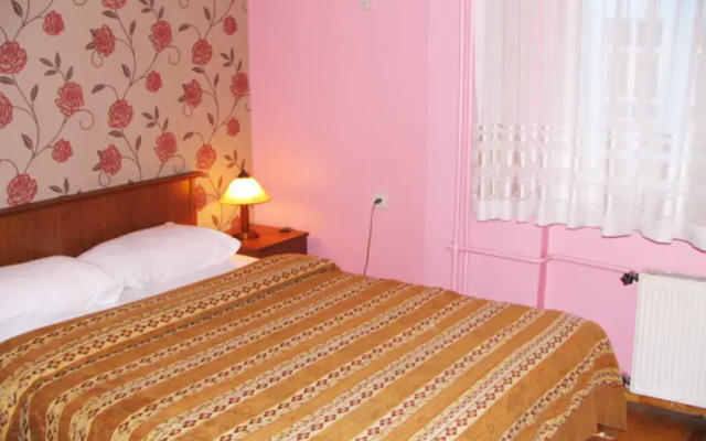 Yunus Emre Hostel Istanbul комната для гостей