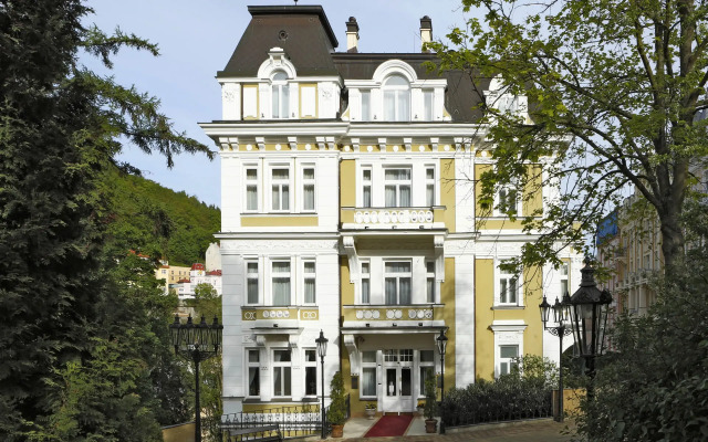 Hotel Livia Карловы Вары вид на фасад