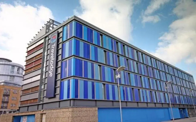 Отель Travelodge Hatfield Central вид на фасад