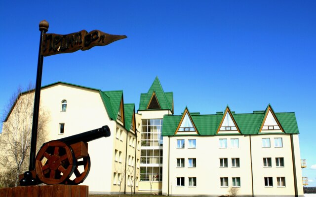 Гостиница Emmaus Volga Club вид на фасад