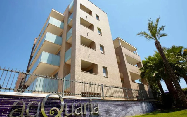 Отель UHC Spa Aqquaria Family Complex Испания, Салоу - 2 отзыва об отеле, цены и фото номеров - забронировать отель UHC Spa Aqquaria Family Complex онлайн вид на фасад