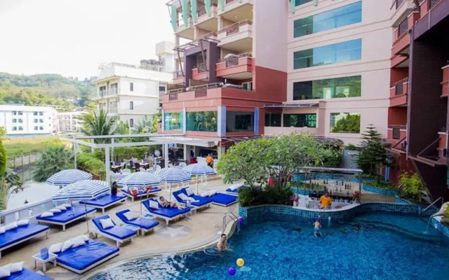 Отель Blue Ocean Beach Resort бассейн
