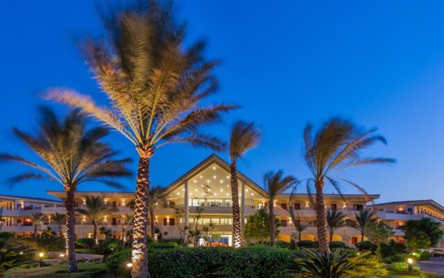 Отель Cleopatra Luxury Resort Makadi Bay вид на фасад