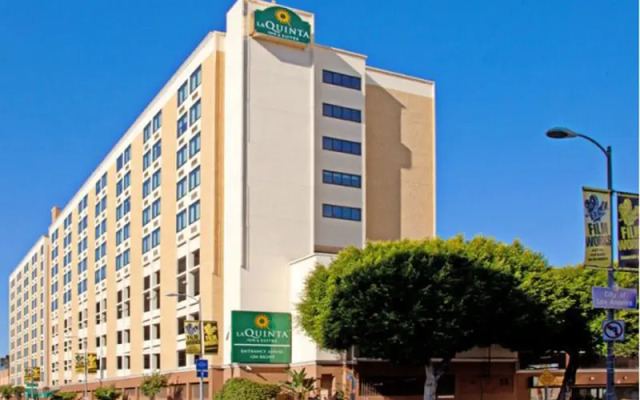 Отель La Quinta Inn & Suites Lax Лос-Анджелес вид на фасад