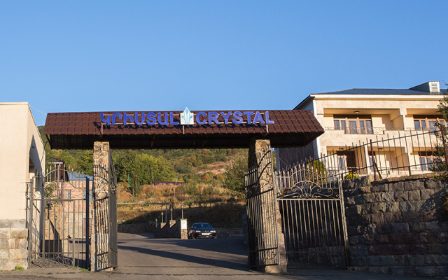 Отель Crystal Resort Aghveran вид на фасад
