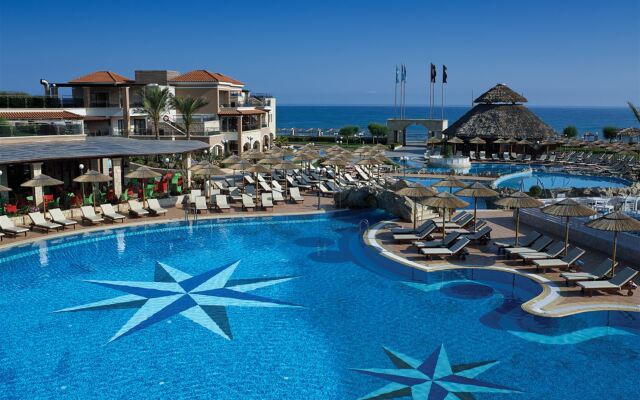 Отель Atlantica Sensatori Resort Crete бассейн