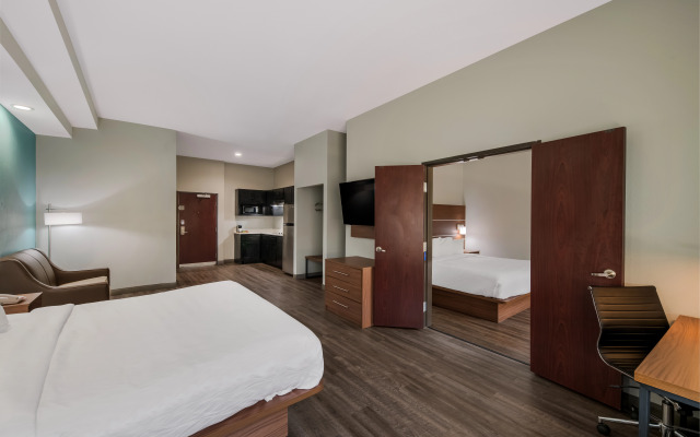 Best Western Plus Bowie Inn & Suites