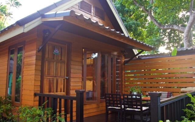 Отель Poohbar Resort & Lotusdive вид на фасад