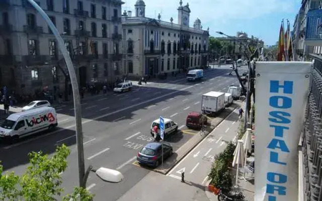 Отель Hostal Orleans Испания, Барселона - 1 отзыв об отеле, цены и фото номеров - забронировать отель Hostal Orleans онлайн парковка