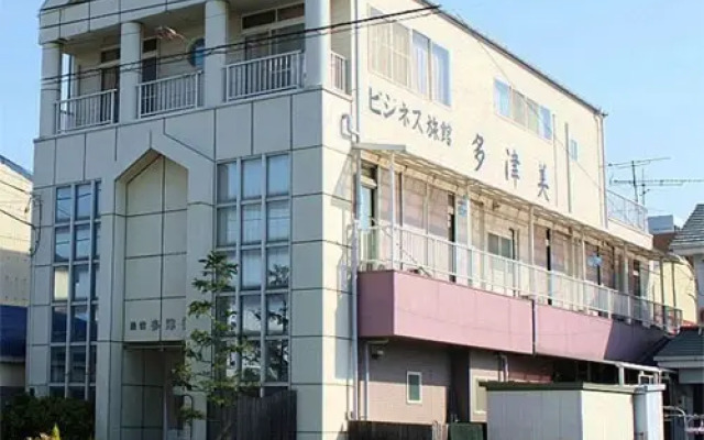 Отель Business Ryokan Tatsumi Минамиавадзи вид на фасад