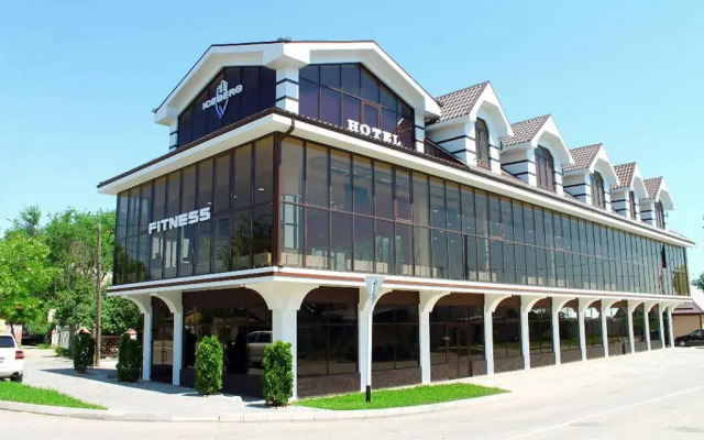 Гостиница Iseberg Hotel Complex в Буденновске отзывы, цены и фото номеров - забронировать гостиницу Iseberg Hotel Complex онлайн Буденновск вид на фасад