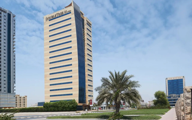 Отель Doubletree By Hilton Ras Al Khaimah вид на фасад