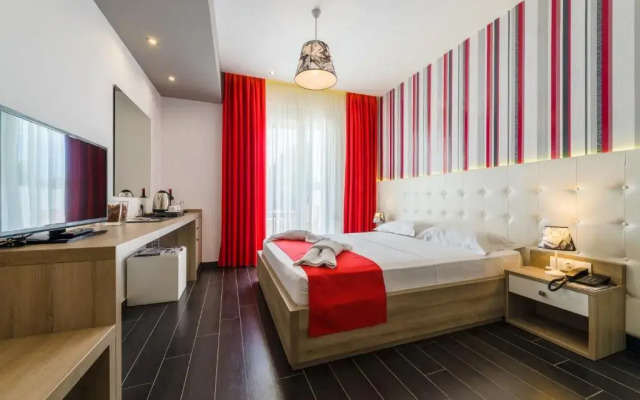 Lagaria Hotel & Apartments