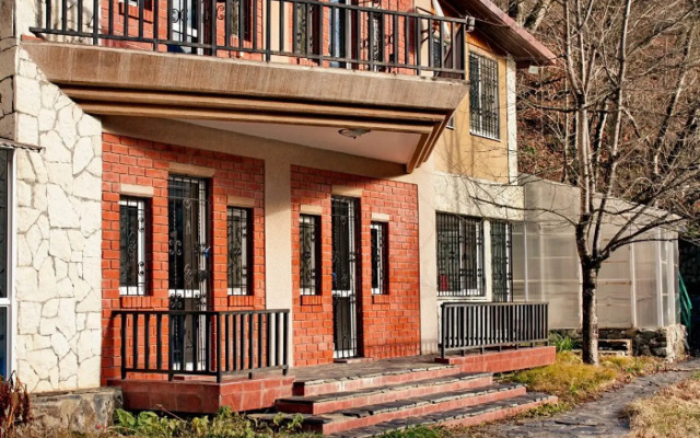 FreeDom Hostel вид на фасад
