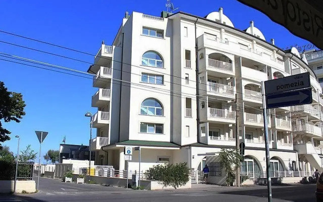 Отель Residence A-More вид на фасад