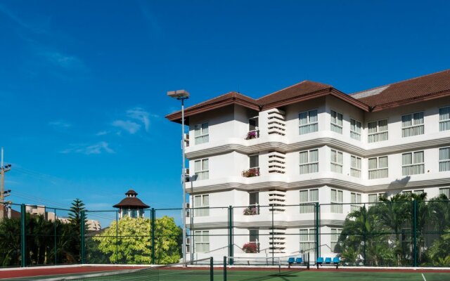 Апартаменты RCG Suites Pattaya Serviced Apartment вид на фасад