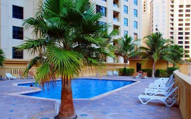 Отель Vacation Holiday Homes - Jumeirah Beach Residences бассейн