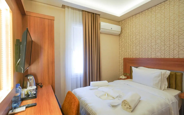 Uğurlu Hotel