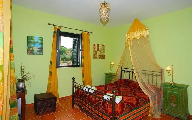 Anatoli Villa