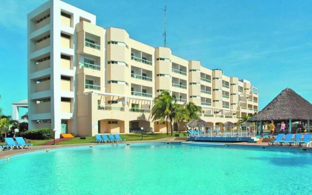 Отель BelleVue Palma Real All Inclusive бассейн