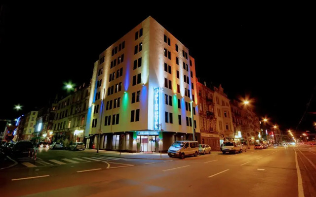 Hotel Bliss вид на фасад