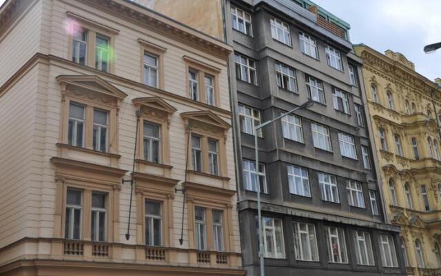 Отель Bambur Residence Прага вид на фасад