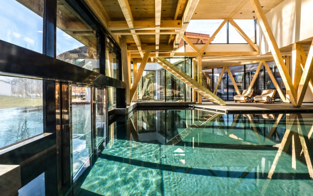 Отель Beauty & Wellness Resort Garberhof Маллес-Веноста бассейн