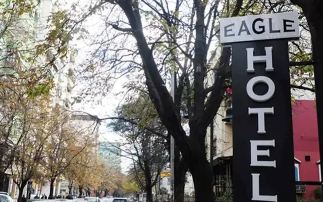 Отель Eagle Hotel Албания, Тирана - отзывы, цены и фото номеров - забронировать отель Eagle Hotel онлайн парковка