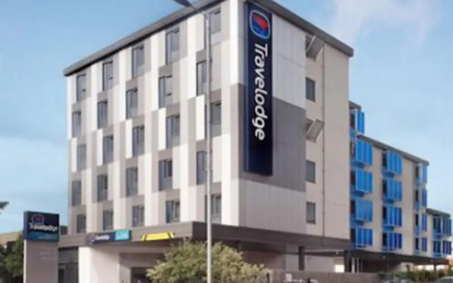 Отель Travelodge Manchester Upper Brook Street вид на фасад