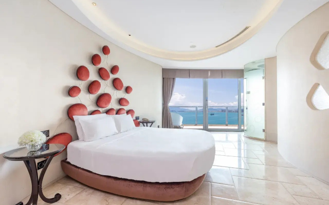 Отель Phoenix Island Supreme Seaview Holiday 