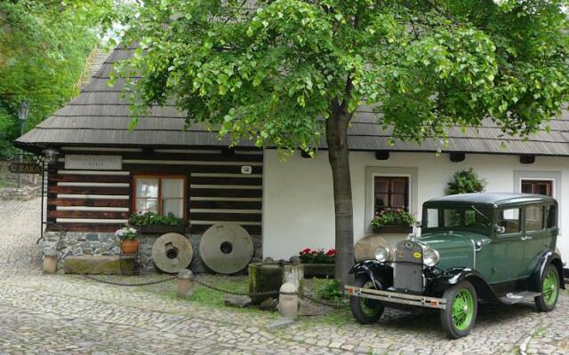 Отель Romantik Hotel U Raka Чехия, Прага - отзывы, цены и фото номеров - забронировать отель Romantik Hotel U Raka онлайн парковка