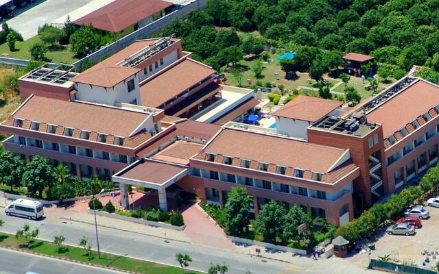 Rose Resort Hotel парковка