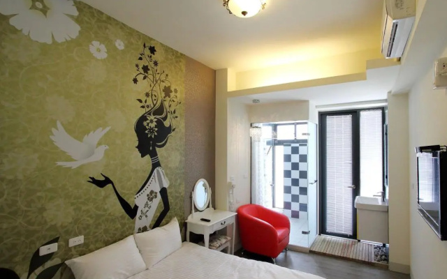 Eiffel Tower Hostel