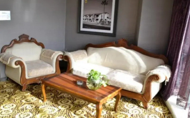 Super 8 Hotel (Xinjiang University Tianshan Vanke Plaza)