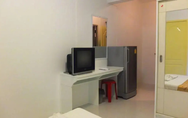 B.B House