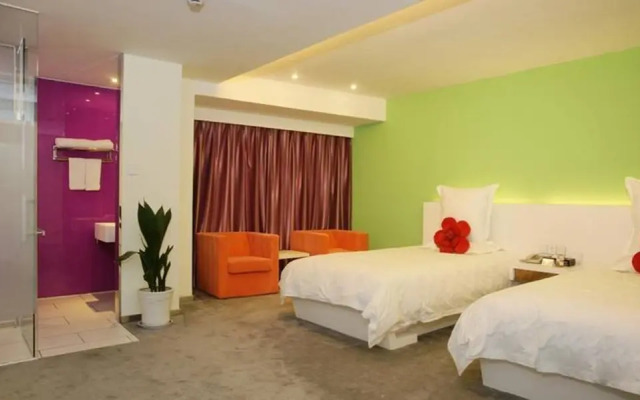 Pinke Business Hotel