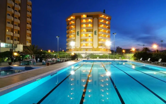 Grand Hotel Montesilvano & Residence бассейн