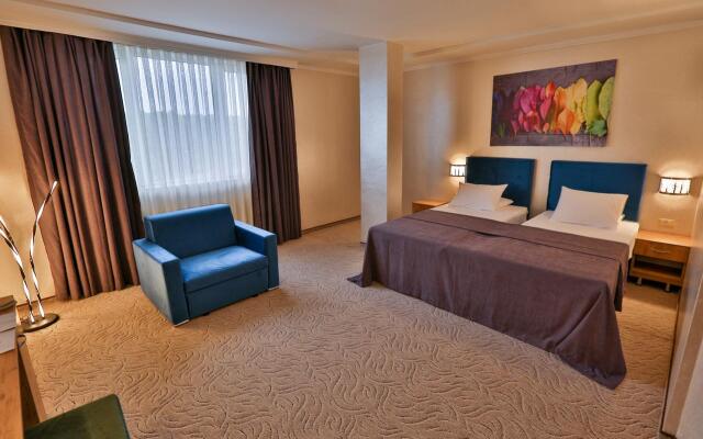 Terra Europe Hotel Тырговиште комната для гостей