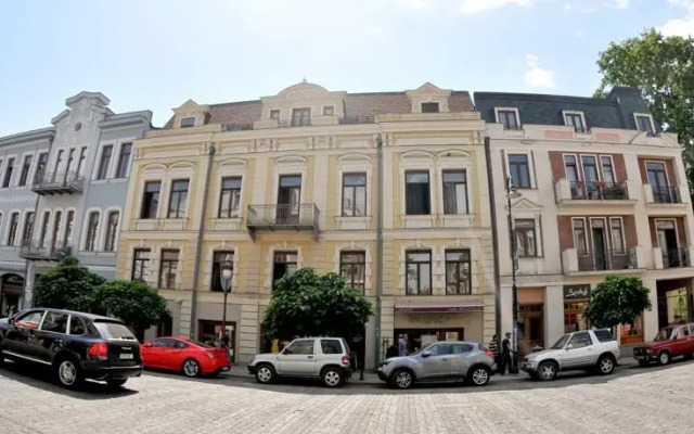 Отель Lux парковка