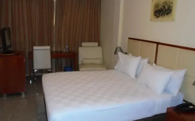 Loanda Hotel комната для гостей