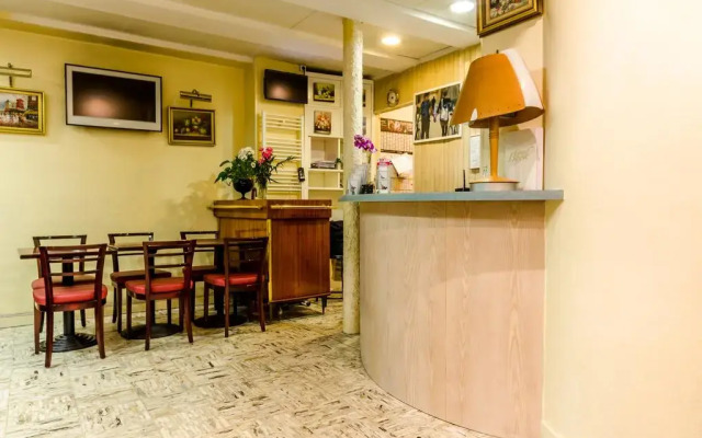 Отель Hôtel Avenir Vaugirard гостиничный бар