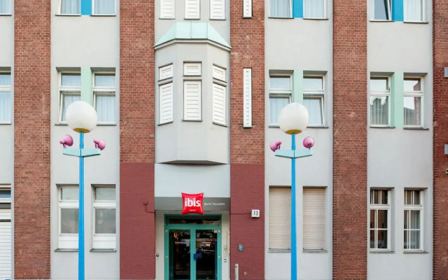 Отель ibis Berlin Neukölln вид на фасад
