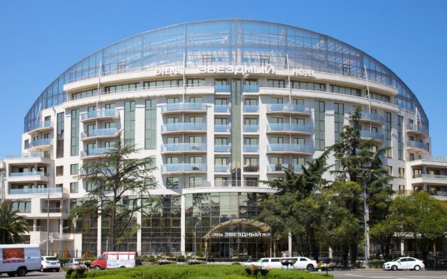 Гостиница Звёздный WELNESS & SPA в Сочи 4 отзыва об отеле, цены и фото номеров - забронировать гостиницу Звёздный WELNESS & SPA онлайн вид на фасад